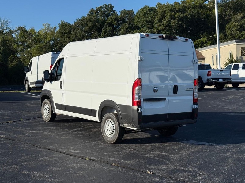 Ram ProMaster Cargo Van Vehicle Image 04