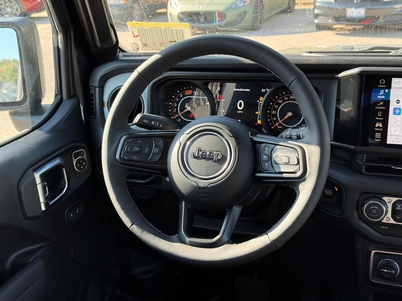 Jeep Wrangler Vehicle Image 09