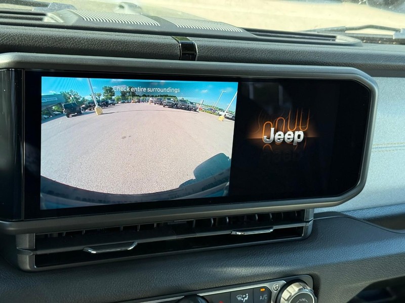 Jeep Wrangler Vehicle Image 19