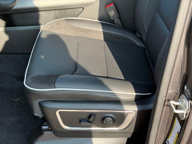 Ram 1500 Vehicle Image 14