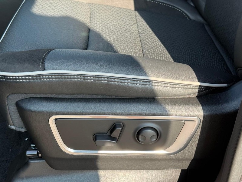 Ram 1500 Vehicle Image 15