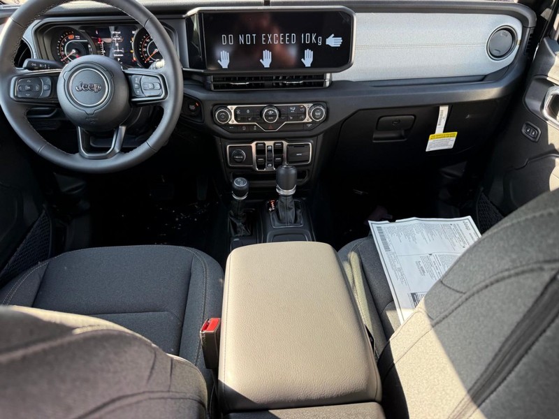Jeep Wrangler Vehicle Image 08