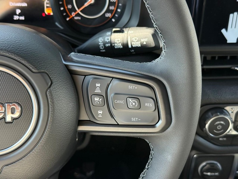 Jeep Wrangler Vehicle Image 16