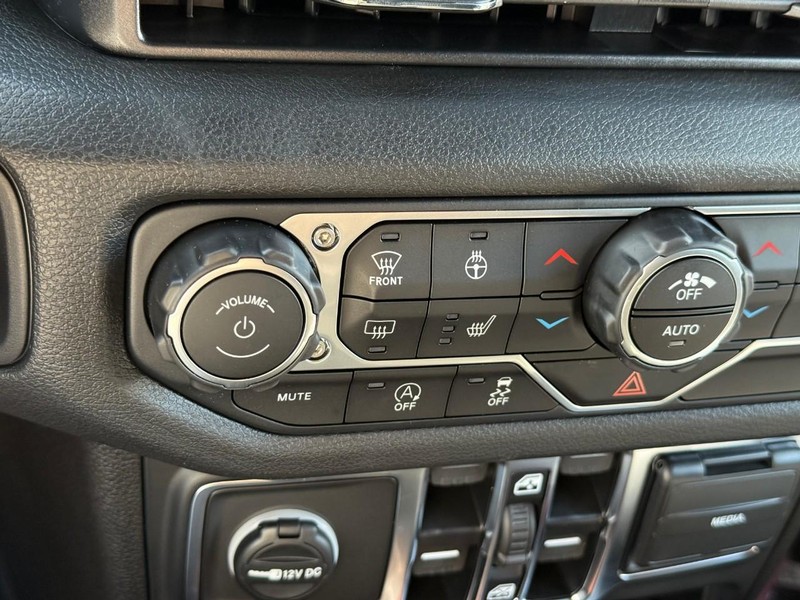 Jeep Wrangler Vehicle Image 18