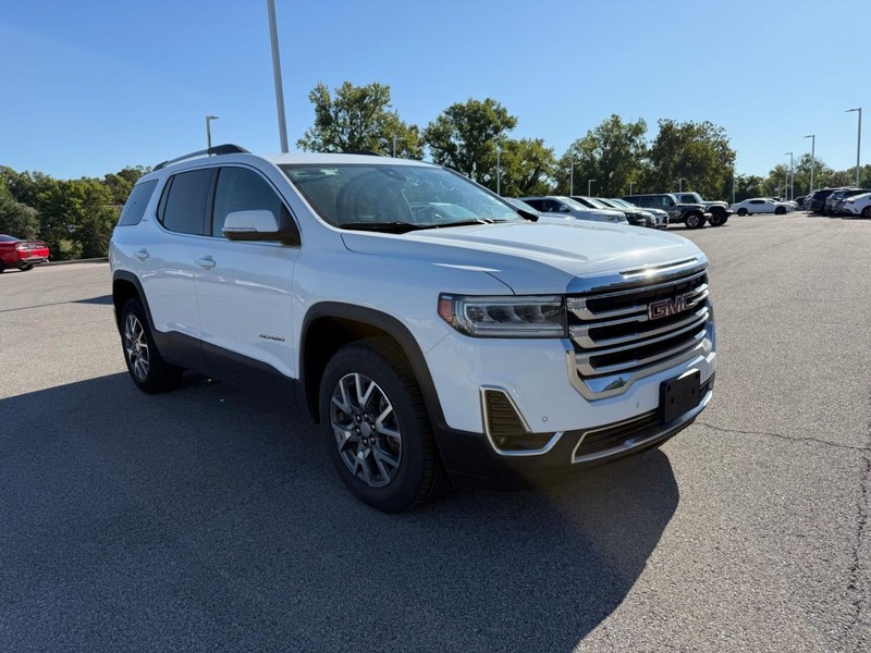 GMC Acadia Vehicle Image 12