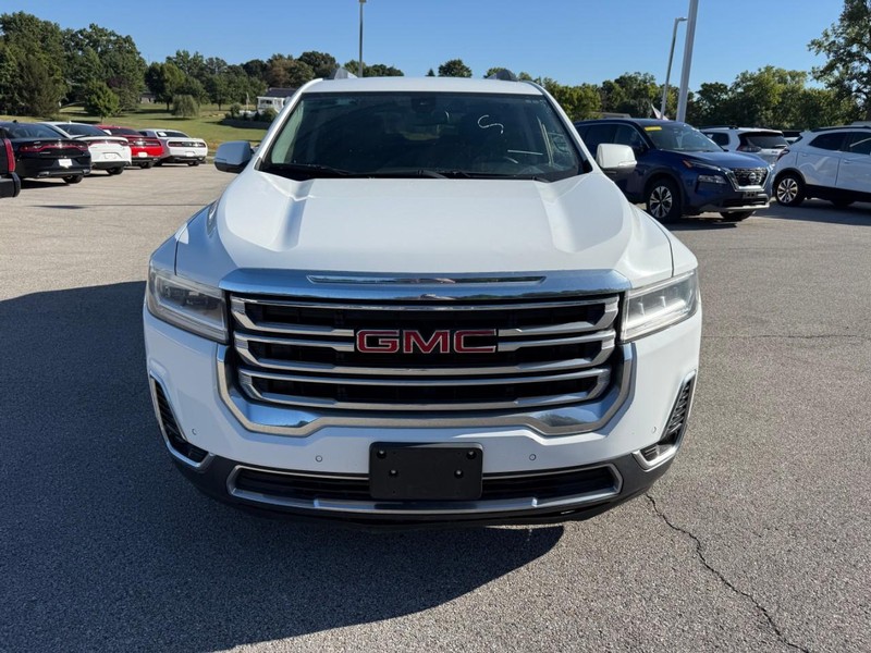 GMC Acadia Vehicle Image 13