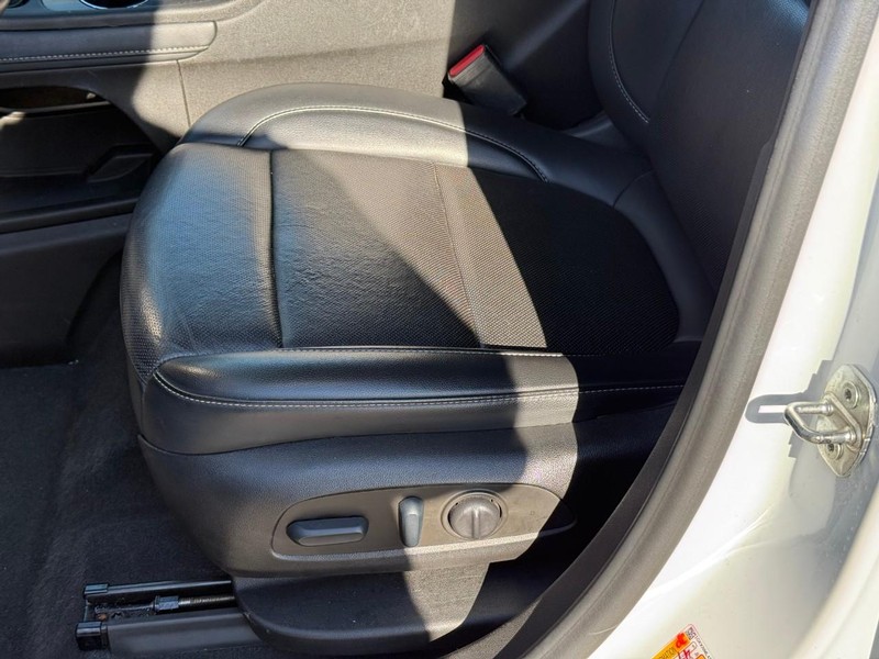 GMC Acadia Vehicle Image 22