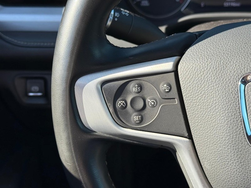 GMC Acadia Vehicle Image 24