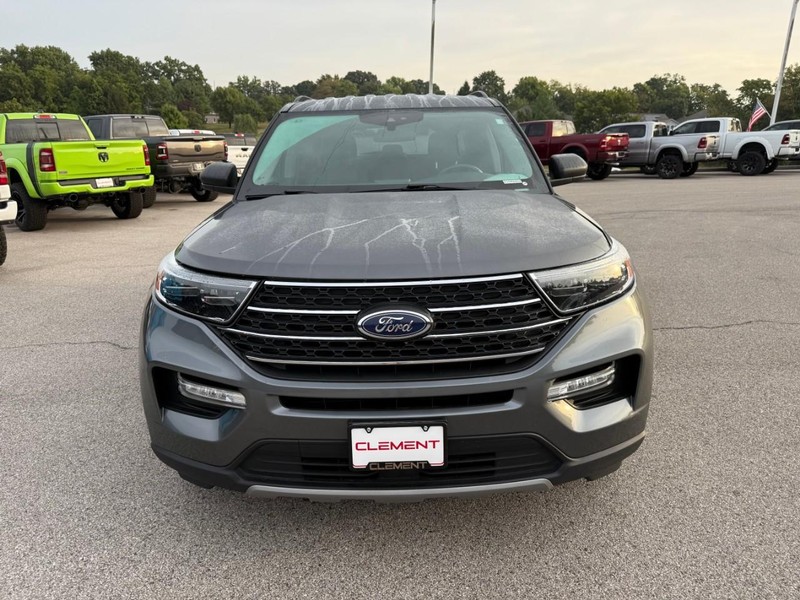 Ford Explorer Vehicle Image 14