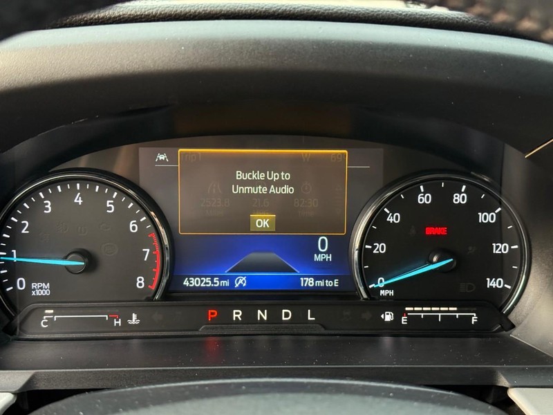 Ford Explorer Vehicle Image 26