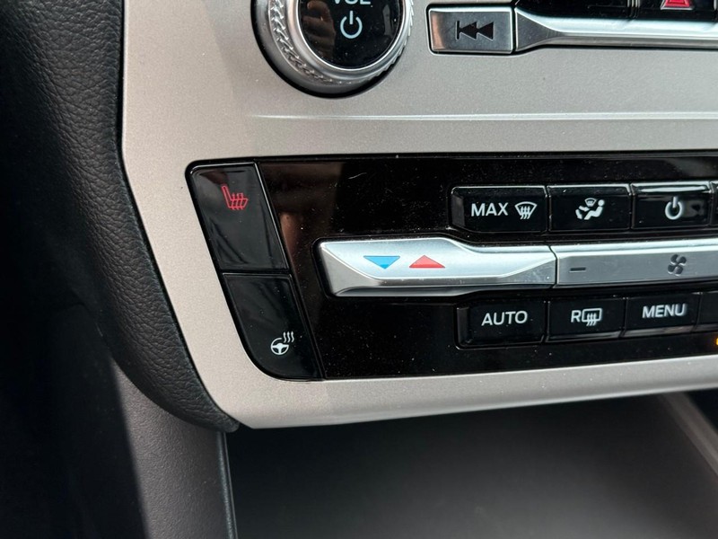 Ford Explorer Vehicle Image 28