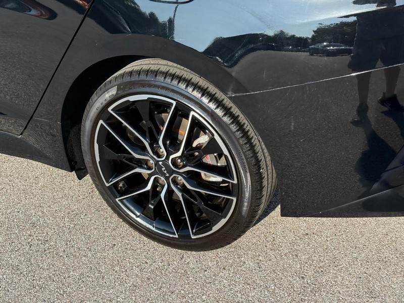 Kia K5 Vehicle Image 05