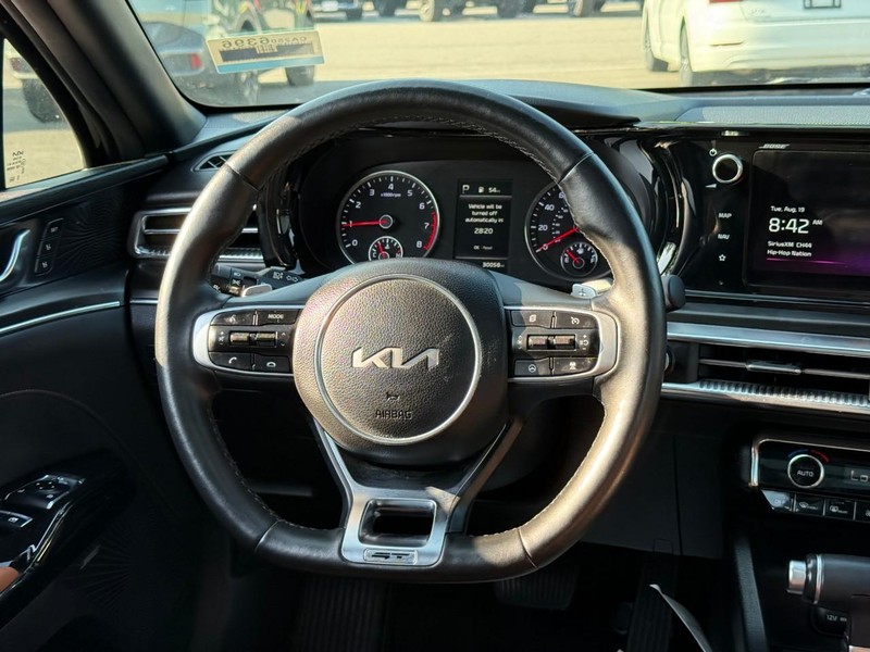 Kia K5 Vehicle Image 15