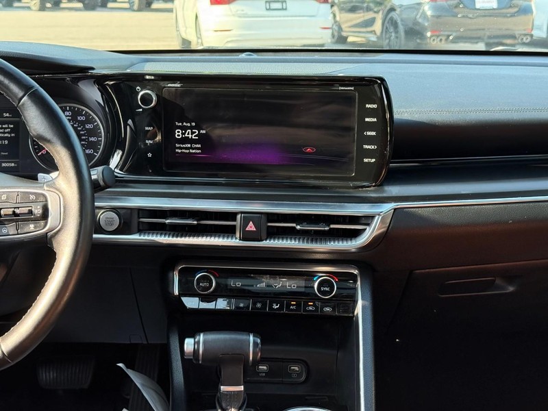 Kia K5 Vehicle Image 16