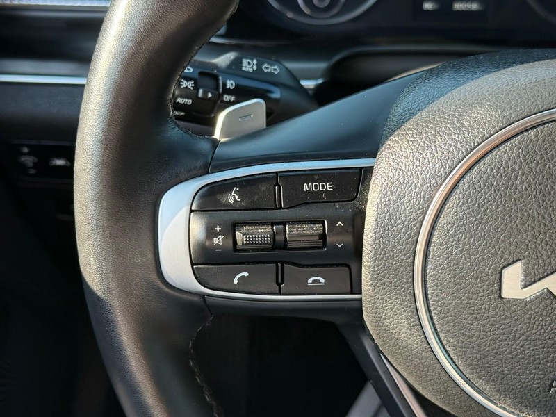 Kia K5 Vehicle Image 22
