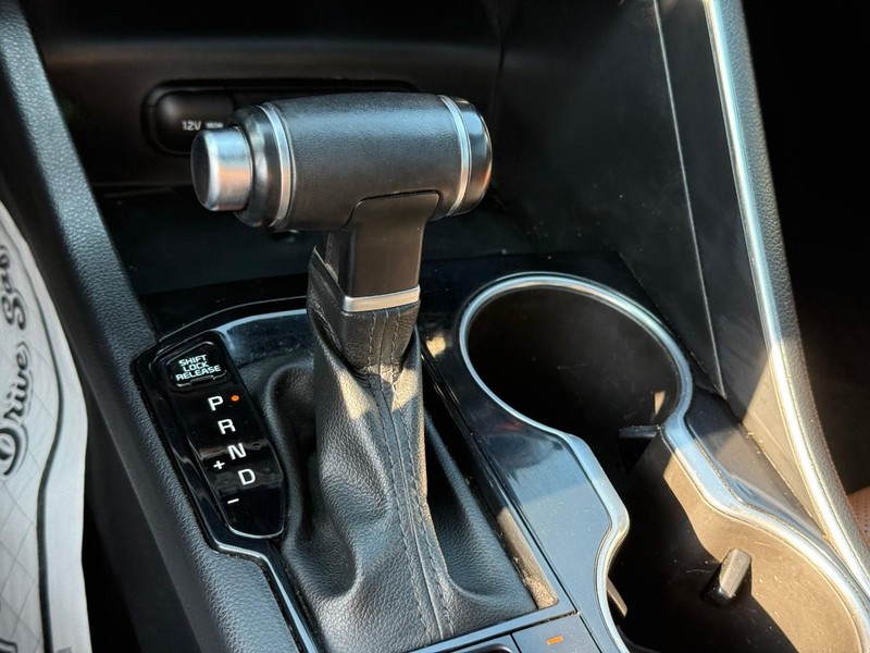 Kia K5 Vehicle Image 25