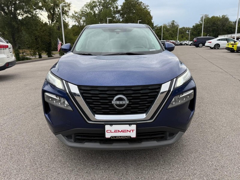Nissan Rogue Vehicle Image 13