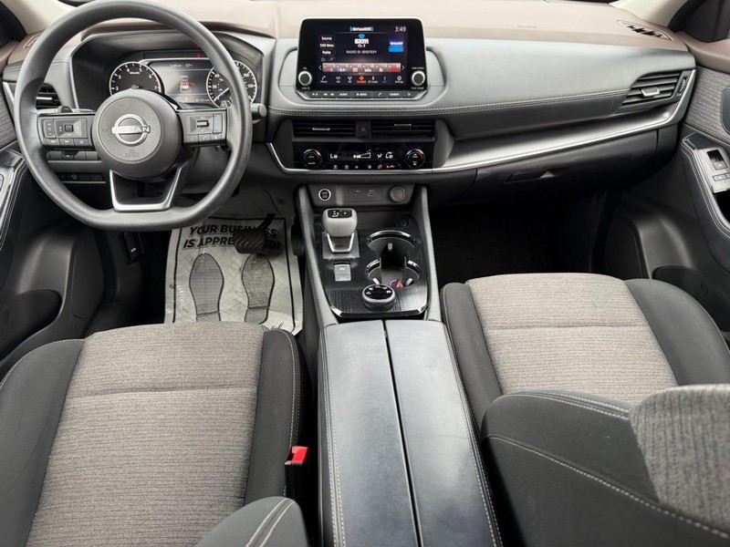 Nissan Rogue Vehicle Image 15