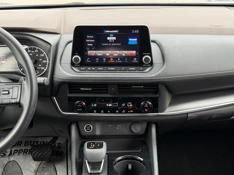 Nissan Rogue Vehicle Image 17