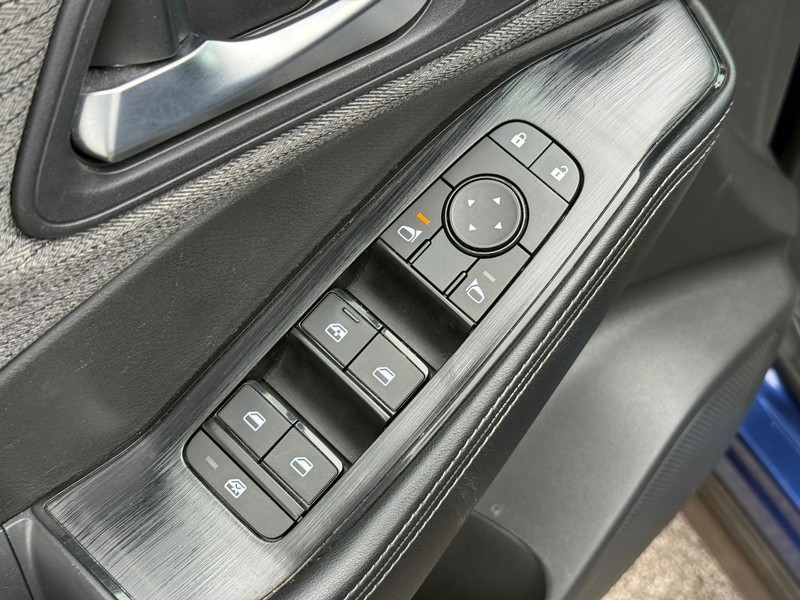 Nissan Rogue Vehicle Image 20