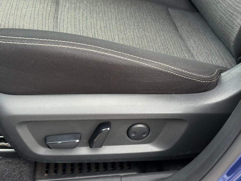 Nissan Rogue Vehicle Image 22