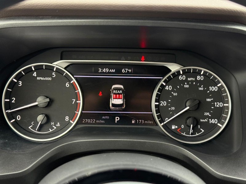 Nissan Rogue Vehicle Image 25