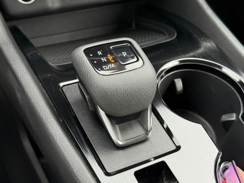 Nissan Rogue Vehicle Image 26