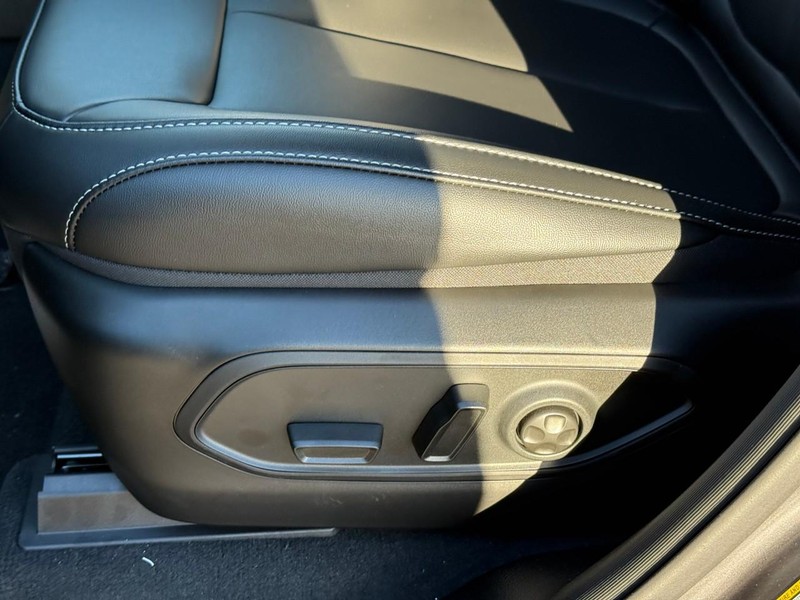 Jeep Grand Cherokee Vehicle Image 17