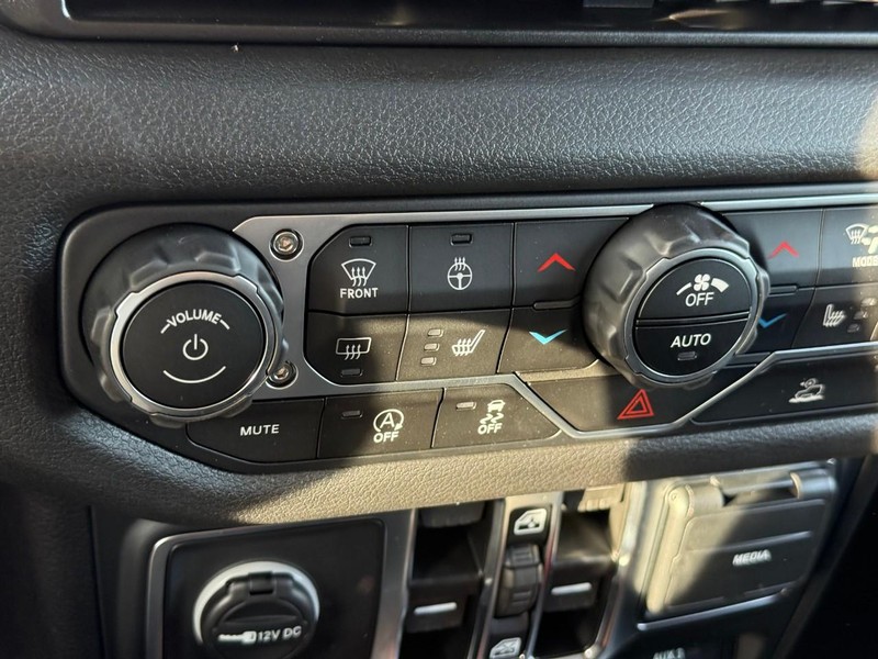 Jeep Wrangler Vehicle Image 20