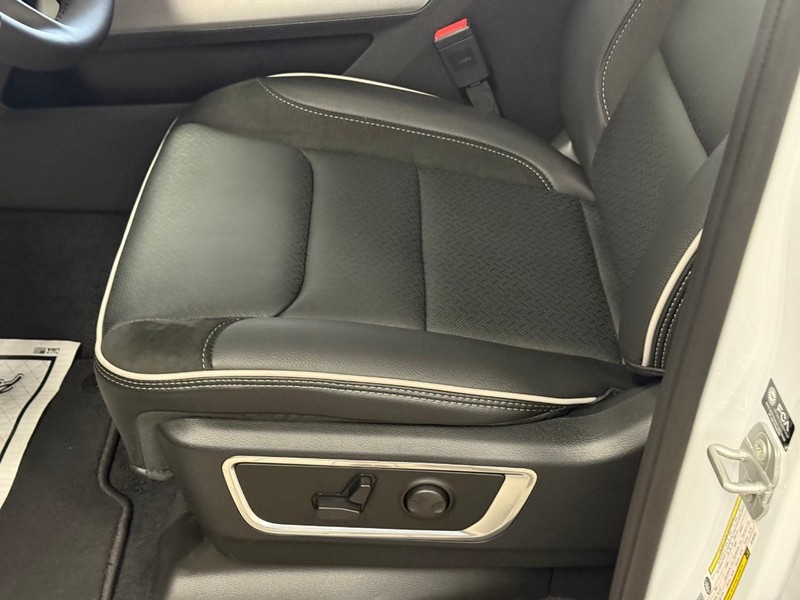 Ram 1500 Vehicle Image 14