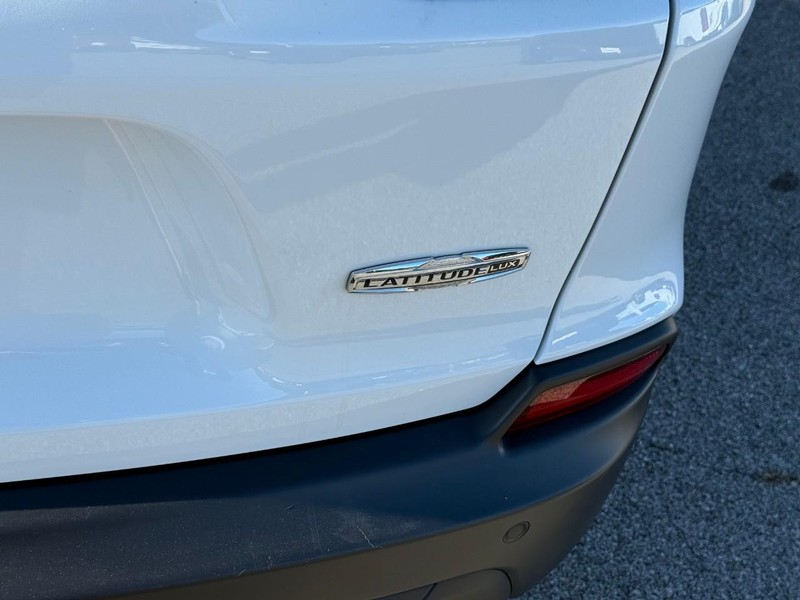 Jeep Cherokee Vehicle Image 07
