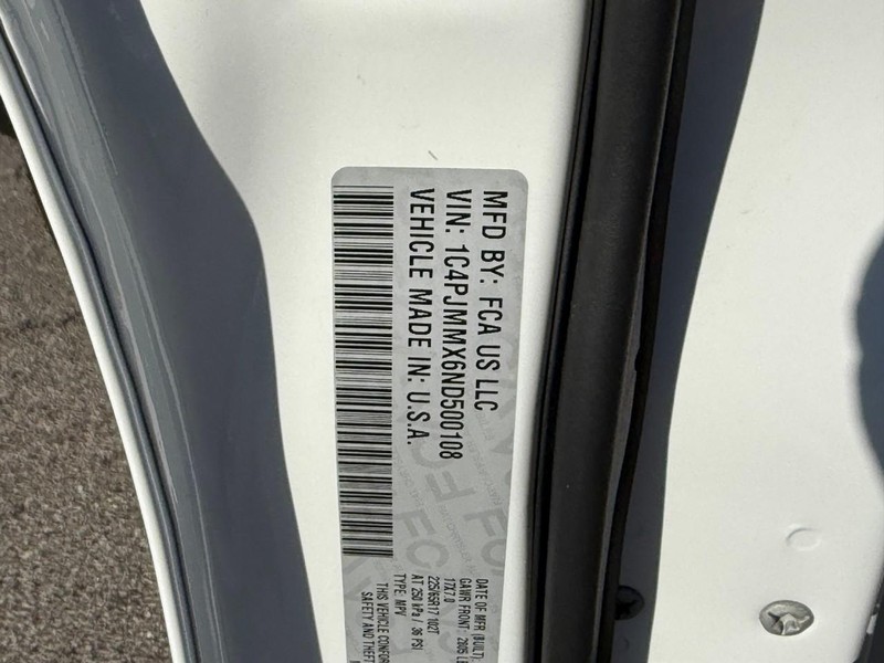 Jeep Cherokee Vehicle Image 28