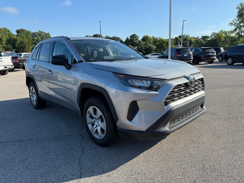 Toyota RAV4 Vehicle Image 12
