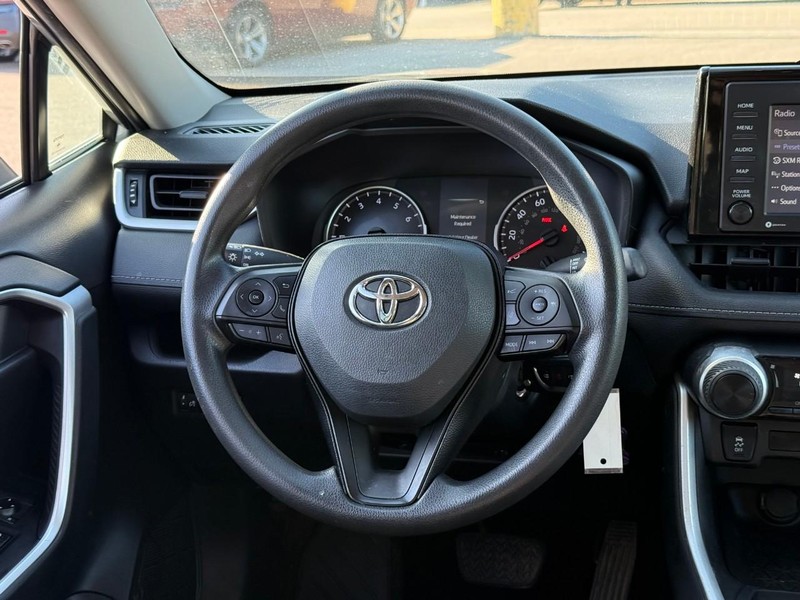 Toyota RAV4 Vehicle Image 16
