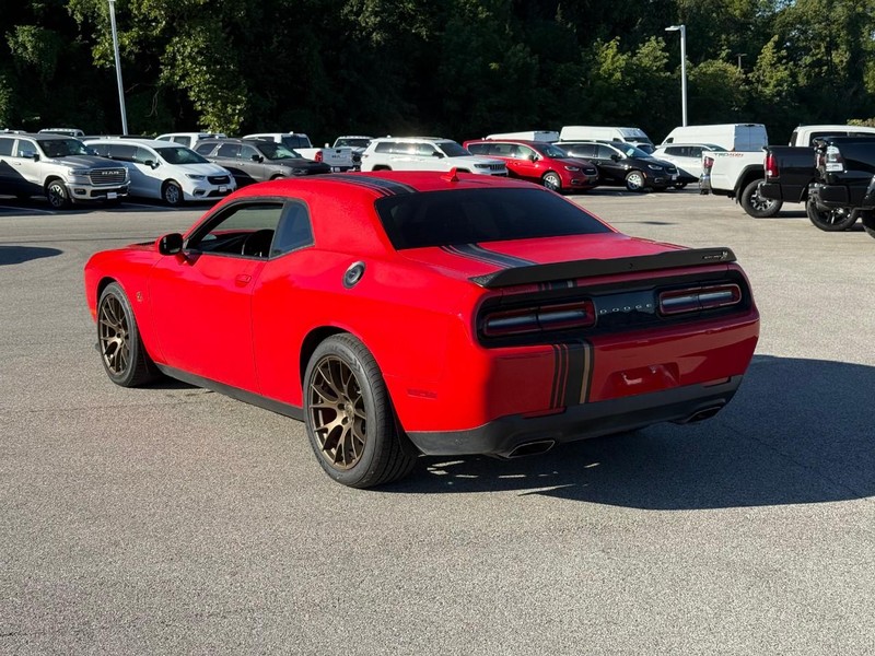 Dodge Challenger Vehicle Image 04