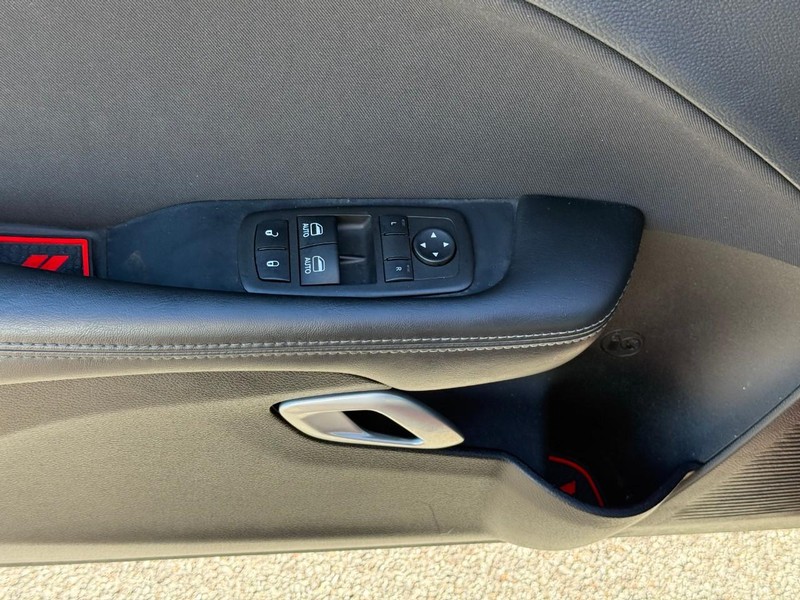 Dodge Challenger Vehicle Image 16