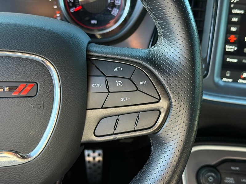 Dodge Challenger Vehicle Image 20