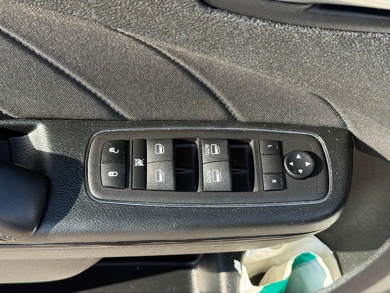 Dodge Charger Vehicle Image 18