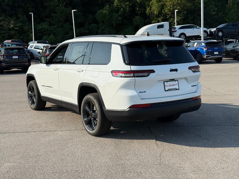 Jeep Grand Cherokee L Vehicle Image 04
