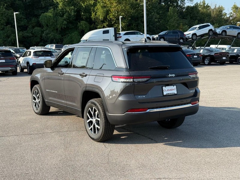 Jeep Grand Cherokee Vehicle Image 04
