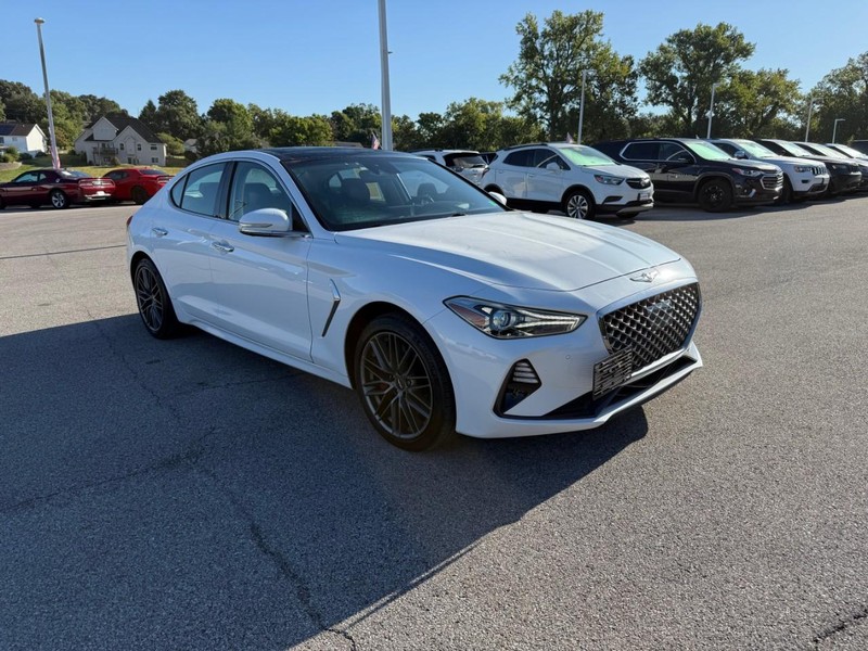 Genesis G70 Vehicle Image 13