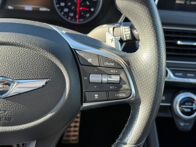 Genesis G70 Vehicle Image 20