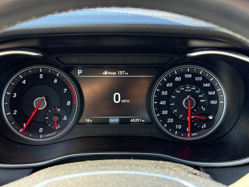Genesis G70 Vehicle Image 21
