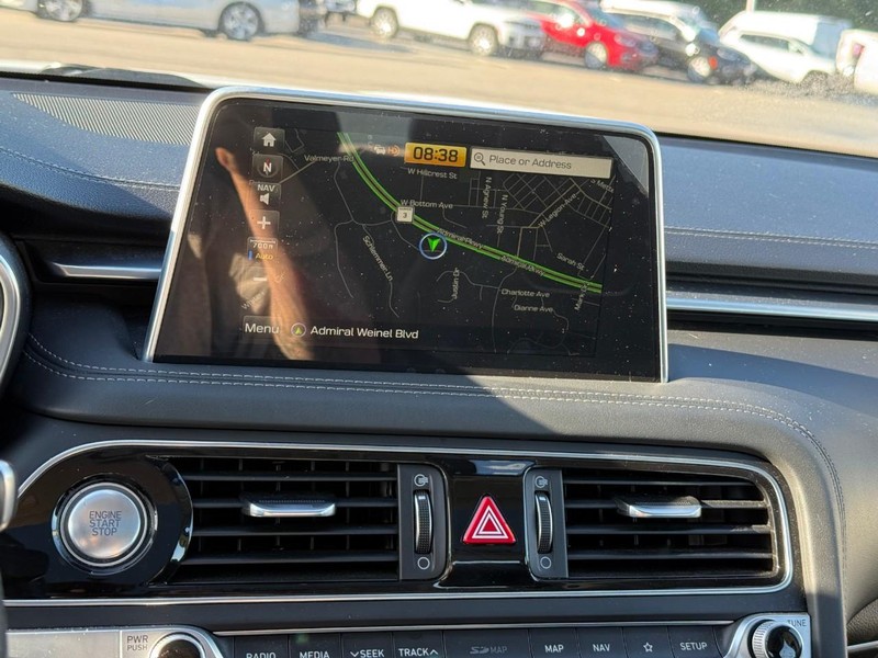 Genesis G70 Vehicle Image 25