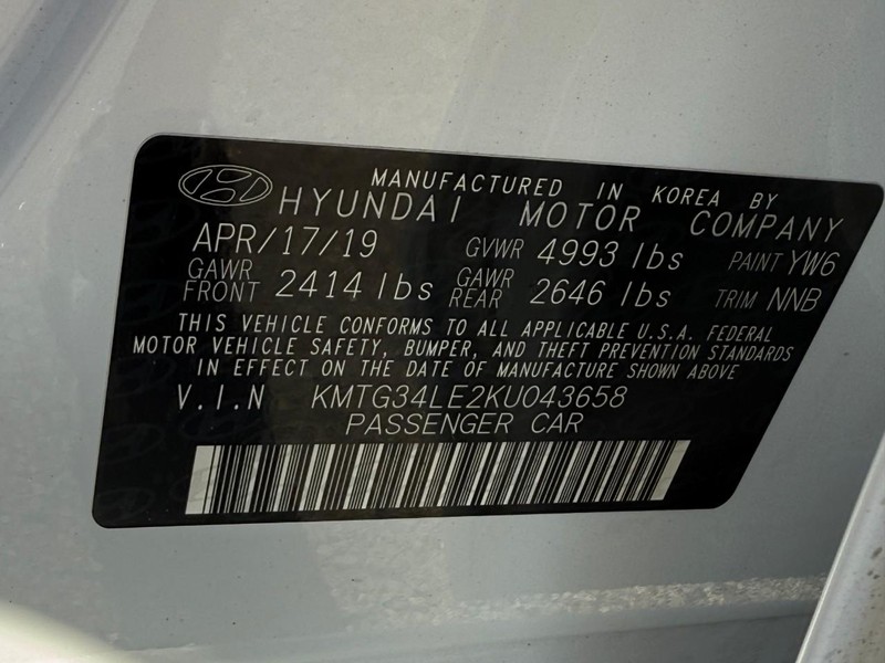 Genesis G70 Vehicle Image 27