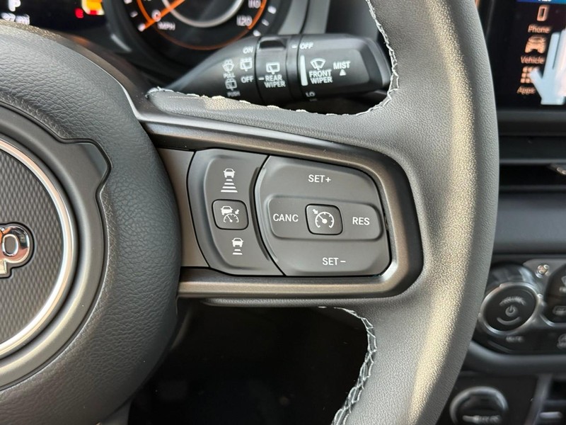 Jeep Wrangler Vehicle Image 17