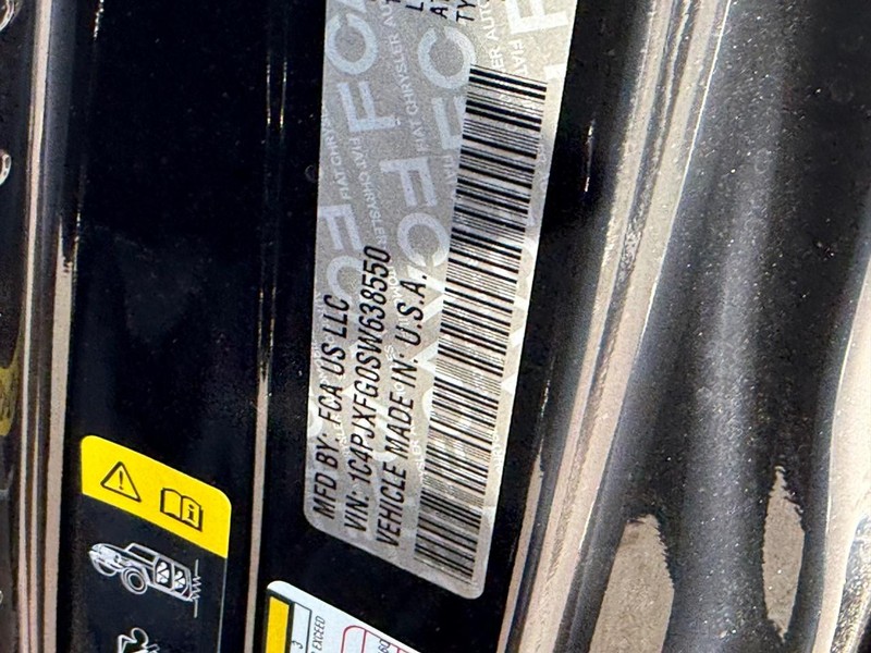 Jeep Wrangler Vehicle Image 21