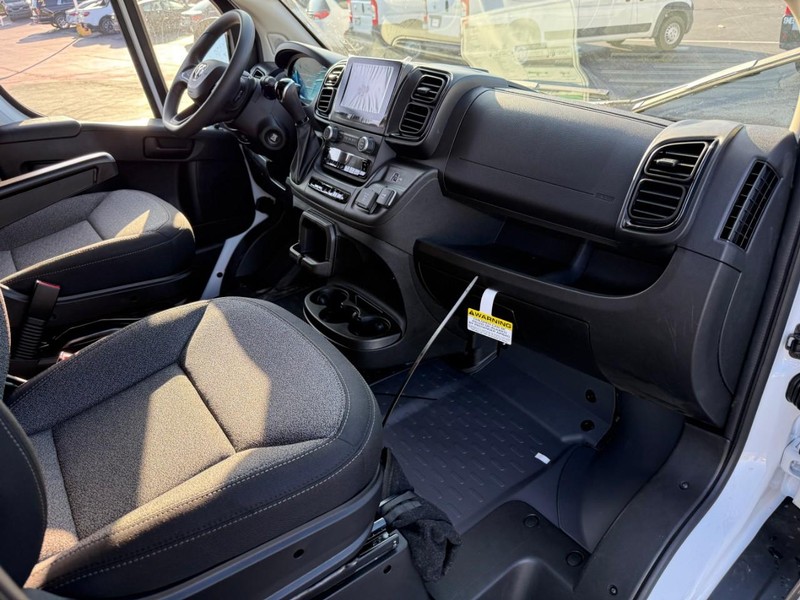 Ram ProMaster Cargo Van Vehicle Image 09