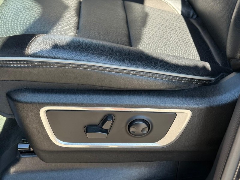 Ram 1500 Vehicle Image 22