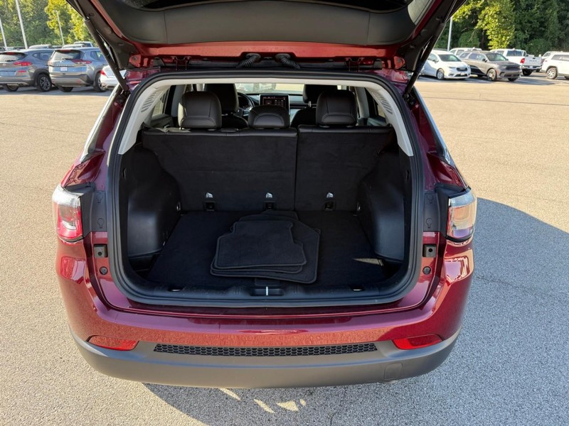 Jeep Compass Vehicle Image 09